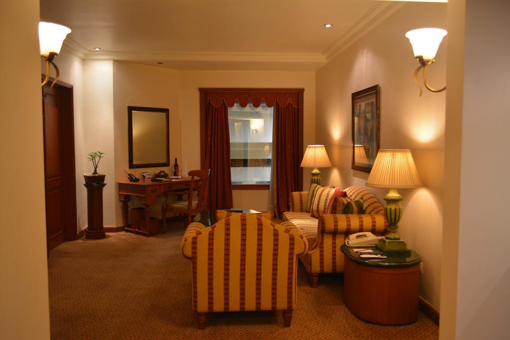 The Orchid Hotel Mumbai Vile Parle Exteriör bild A suite at the Taj Mahal Palace
