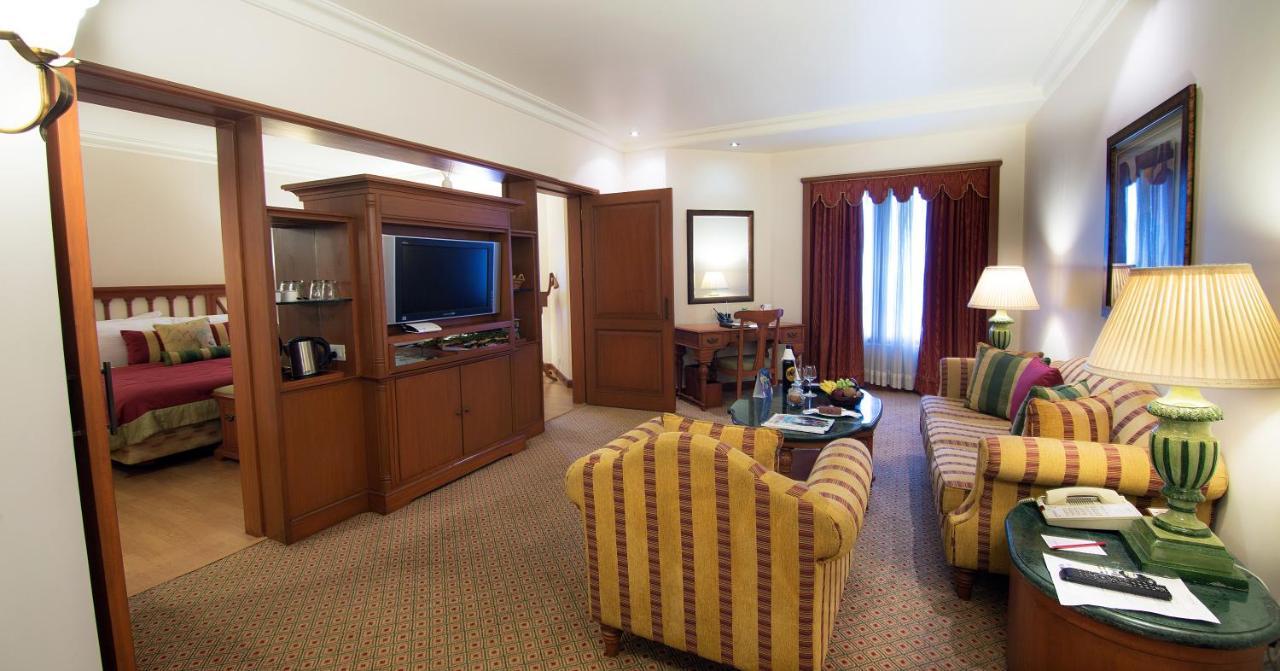 The Orchid Hotel Mumbai Vile Parle Exteriör bild A suite at the Taj Mahal Palace, Mumbai